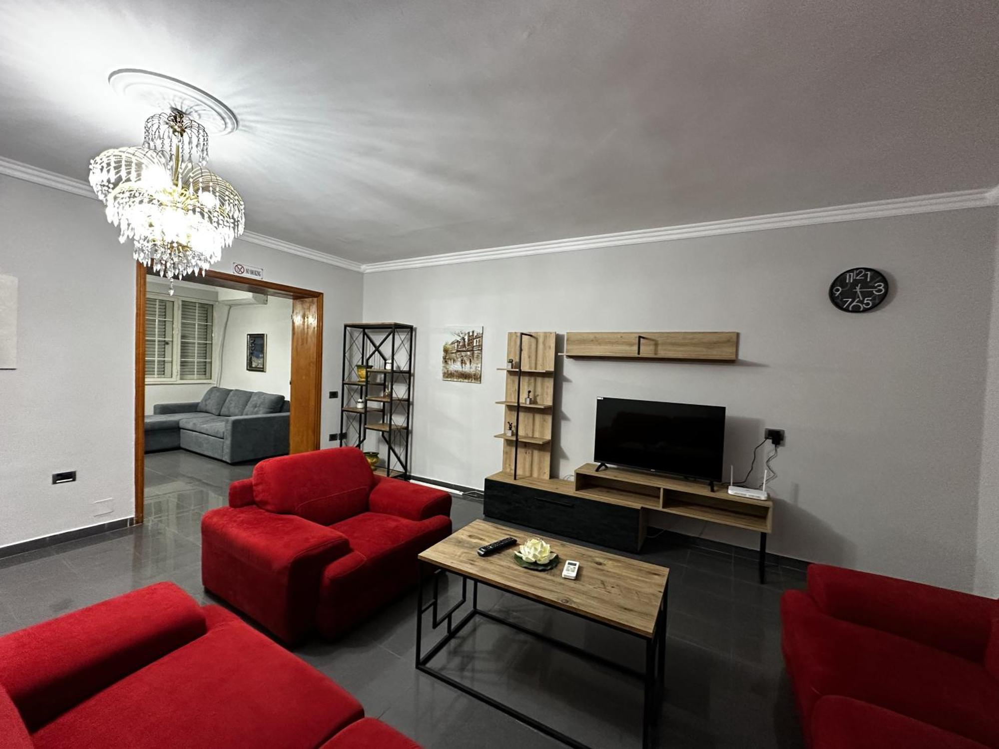 Tirana Treasure: Chic 2Br-Apartment 8Min To Skanderbeg Place Ngoại thất bức ảnh
