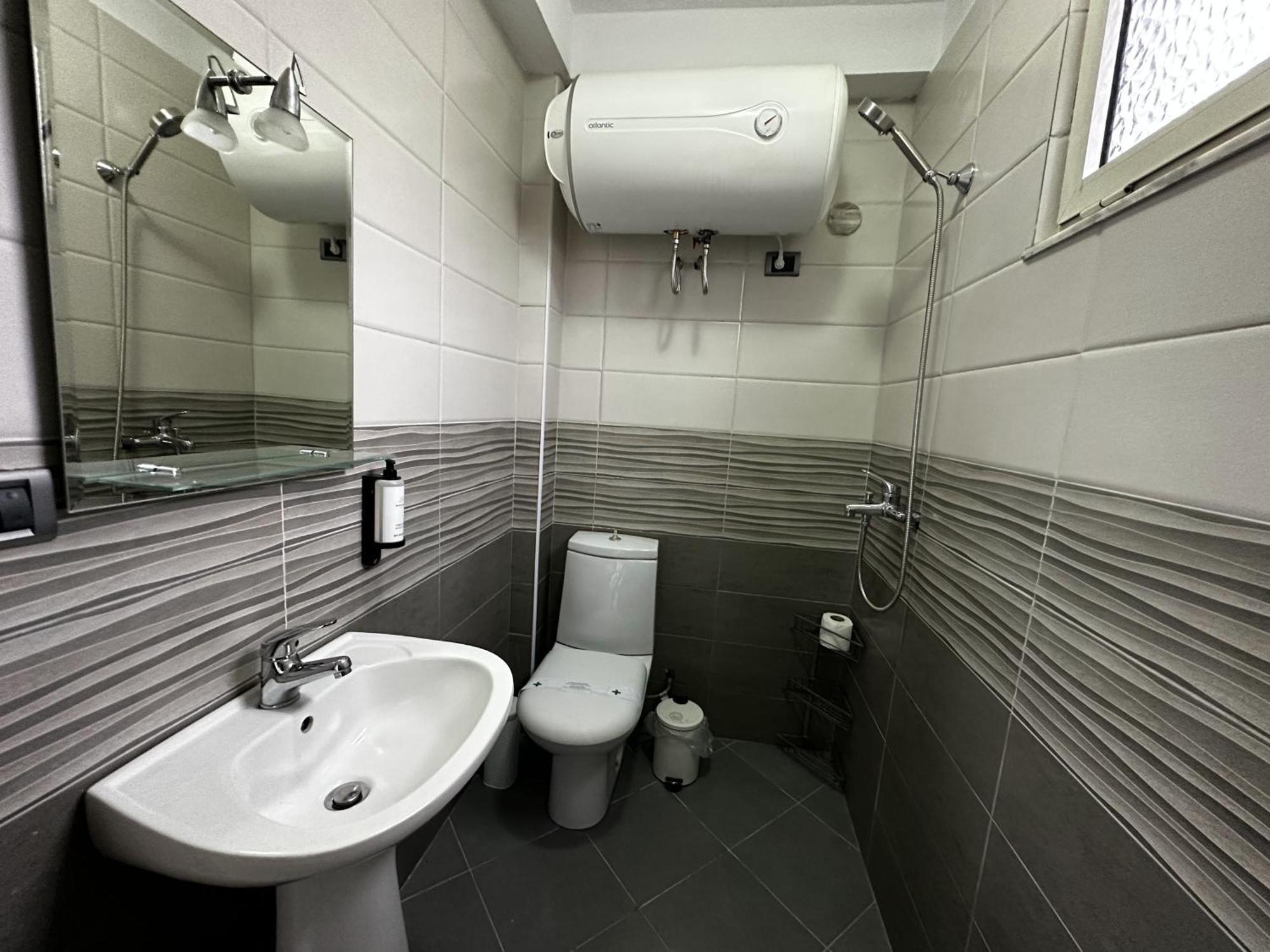 Tirana Treasure: Chic 2Br-Apartment 8Min To Skanderbeg Place Ngoại thất bức ảnh