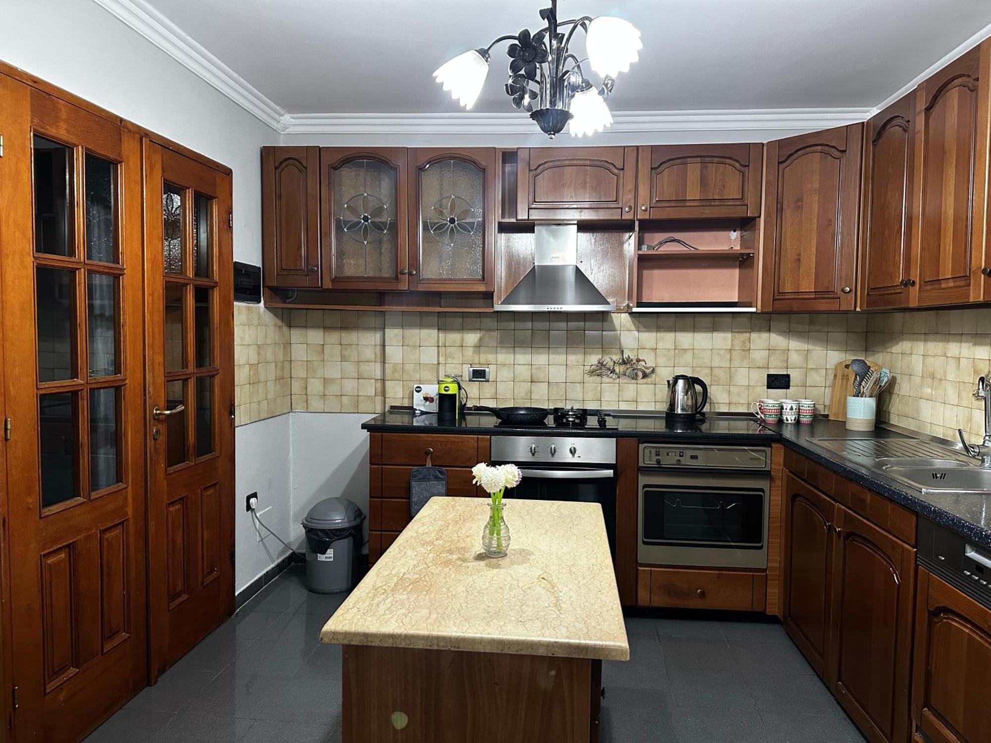 Tirana Treasure: Chic 2Br-Apartment 8Min To Skanderbeg Place Ngoại thất bức ảnh